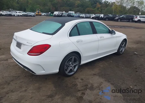 2015 Mercedes-Benz C 300 Sport 4Matic z USA, uszkodzony, nr VIN 55SWF4KB5FU007761